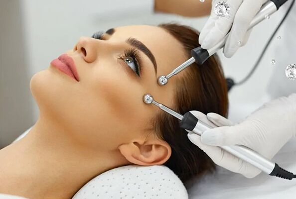 Terapia de microcorriente un método de hardware para rejuvenecer la piel del rostro. 